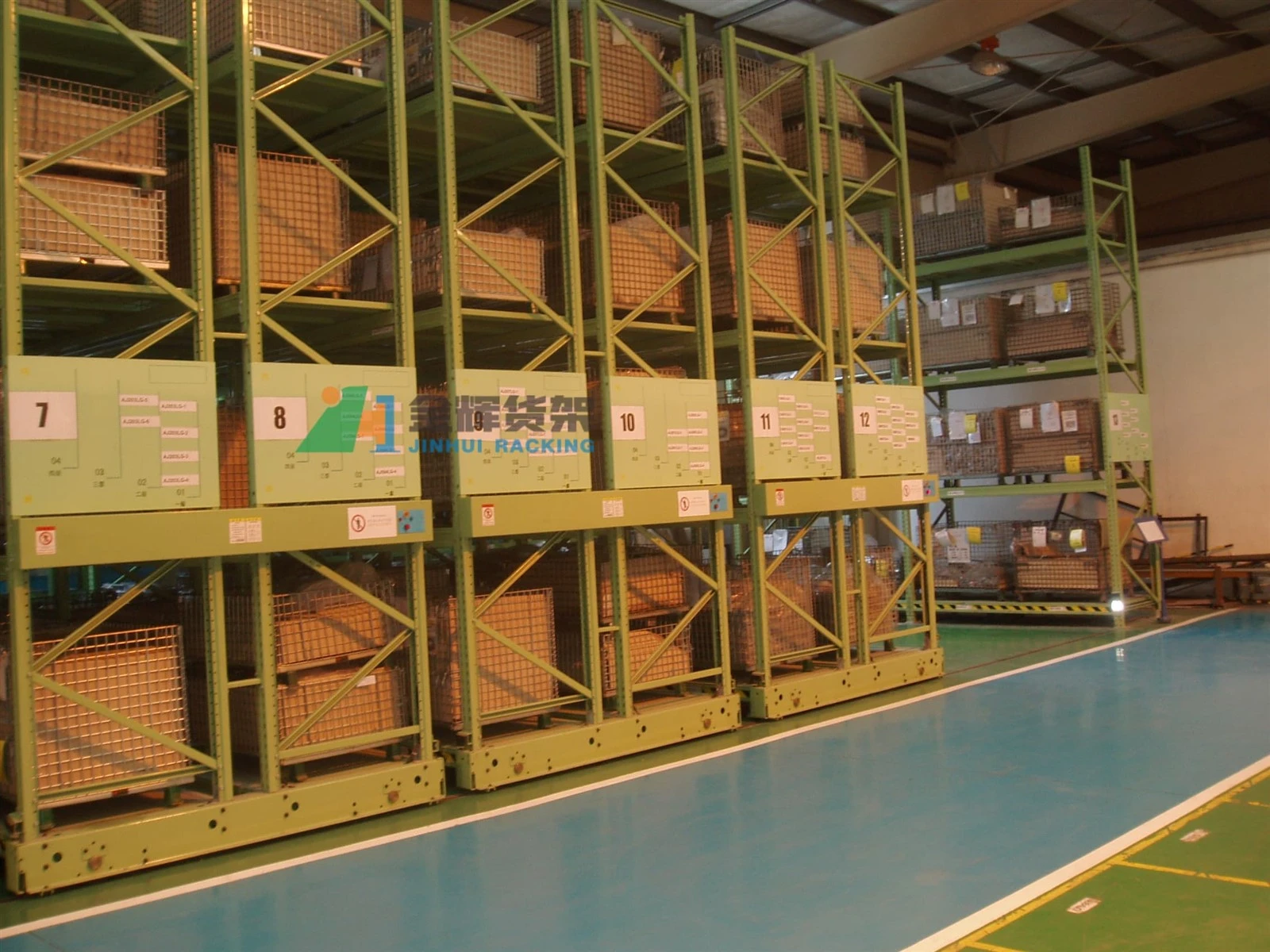 Heavy Duty Selective Pallet Racking for Food and Beverage Warehousing