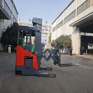 4500 Lbs Heavy Duty High Efficiency Double Deep Pallet Racking Suitable Electric Scissors Reach Truck